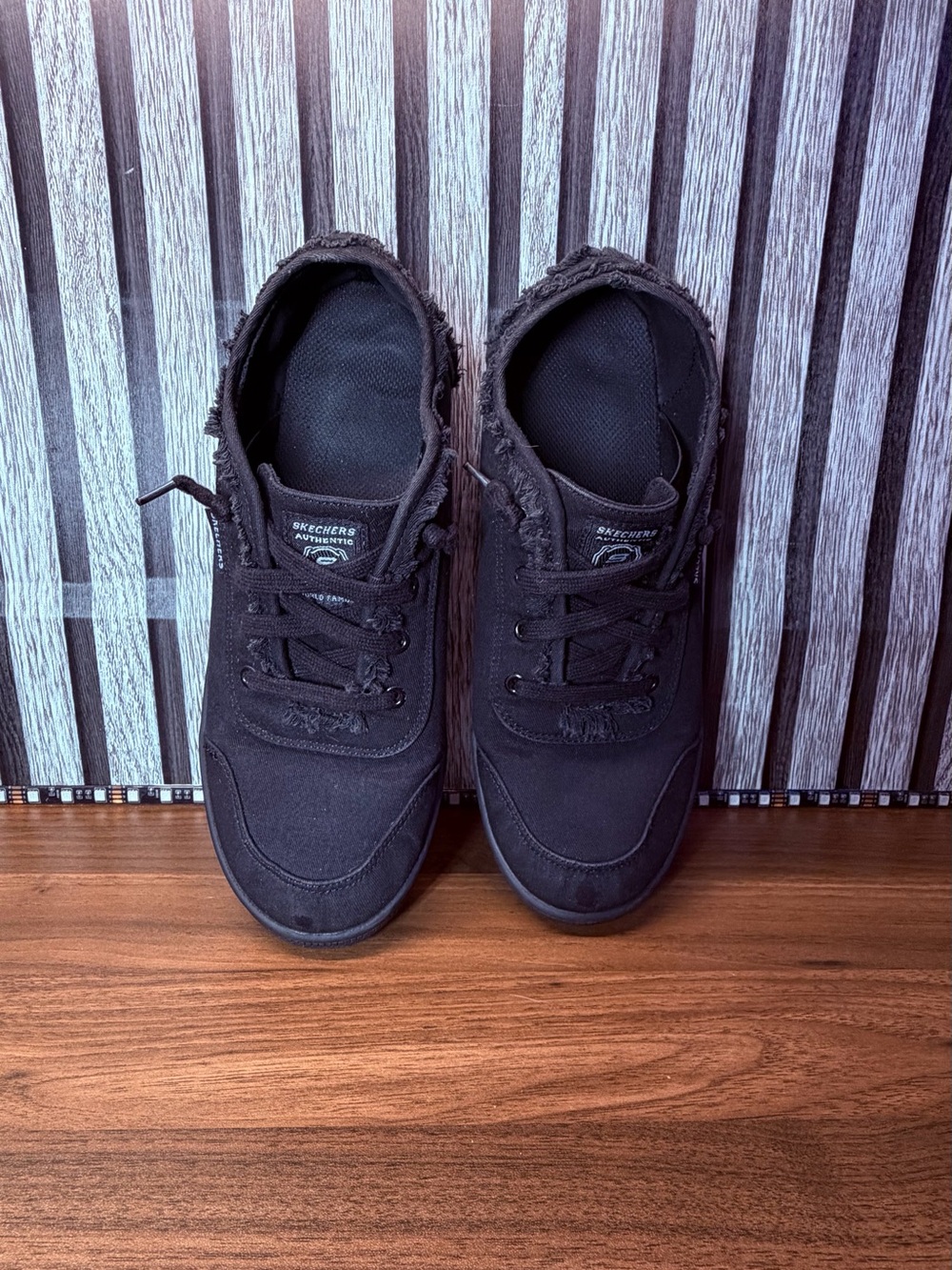 Skechers Men's Black Low-Top Lace-Up Sneakers